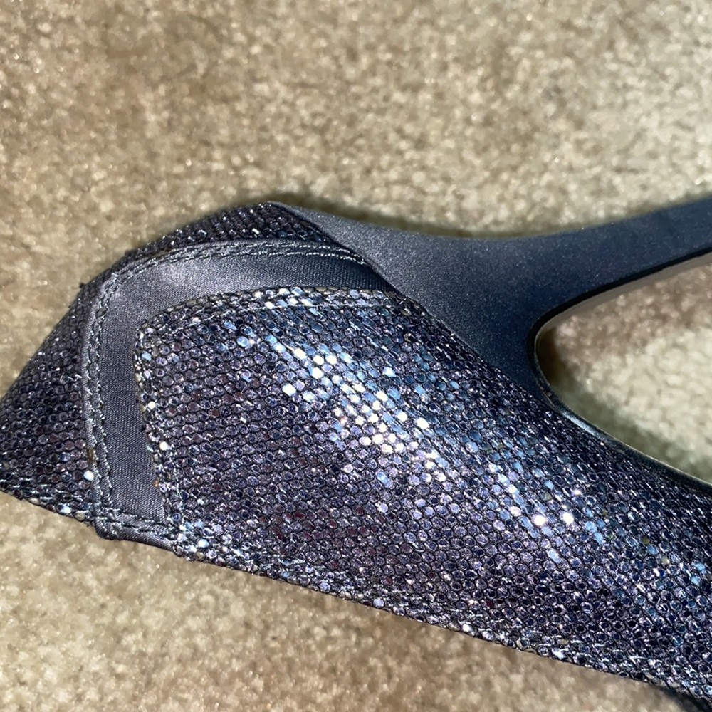 Grey Heels - Picture 6 of 7